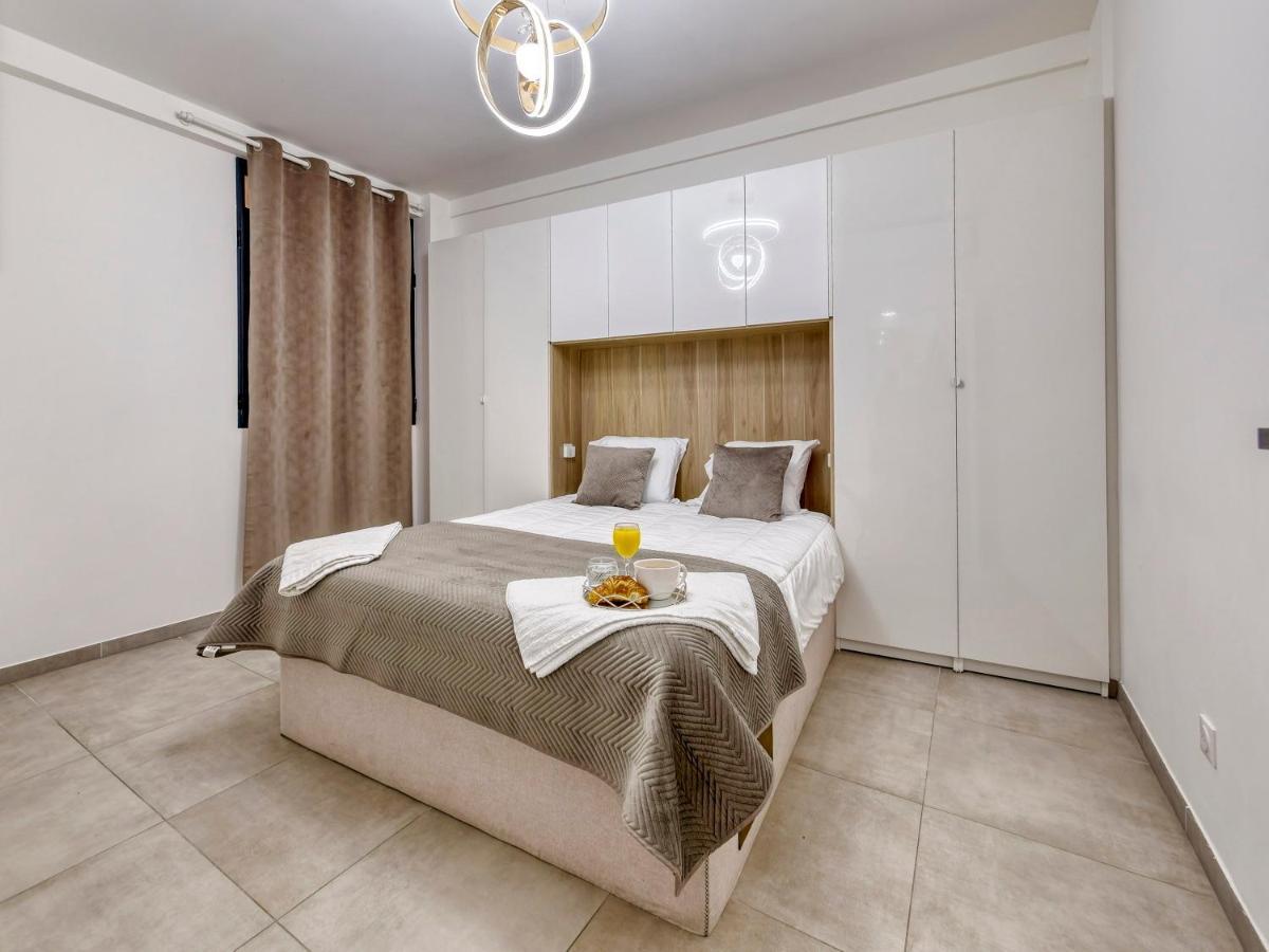 City Vibes, Indoor Parking, Breakfast & Air Conditioning Niza Exterior foto