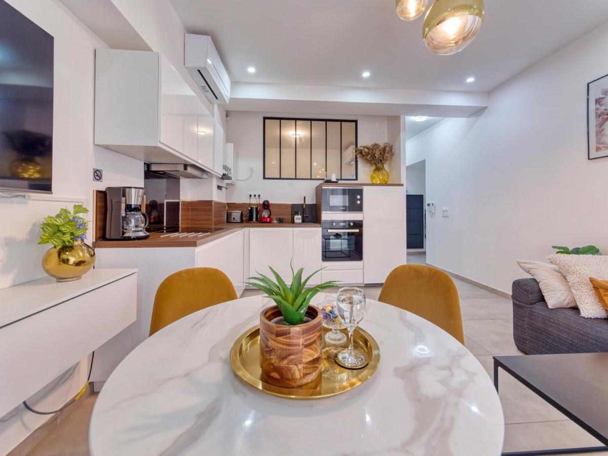 City Vibes, Indoor Parking, Breakfast & Air Conditioning Niza Exterior foto