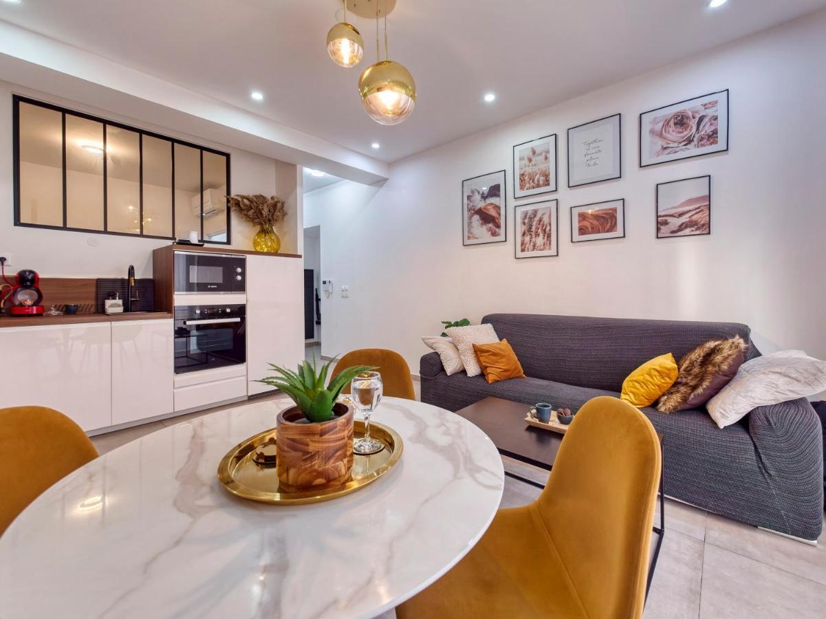 City Vibes, Indoor Parking, Breakfast & Air Conditioning Niza Exterior foto