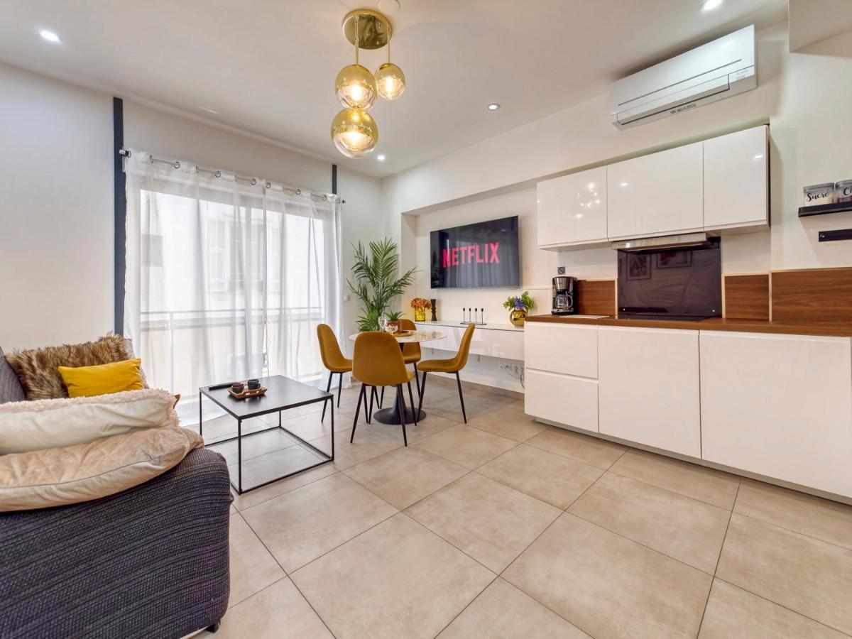 City Vibes, Indoor Parking, Breakfast & Air Conditioning Niza Exterior foto